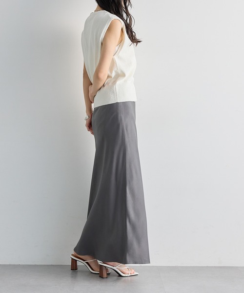 for/c（フォーシー）の「サテンAラインスカート【サスティナブル】（スカート・レディース・チャコール/ブラック/カーキ・M/LL/L）」の13枚目の写真