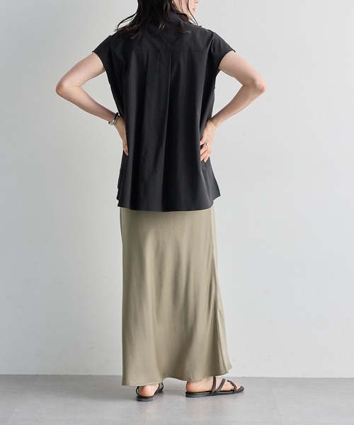 for/c（フォーシー）の「サテンAラインスカート【サスティナブル】（スカート・レディース・チャコール/ブラック/カーキ・M/LL/L）」の22枚目の写真