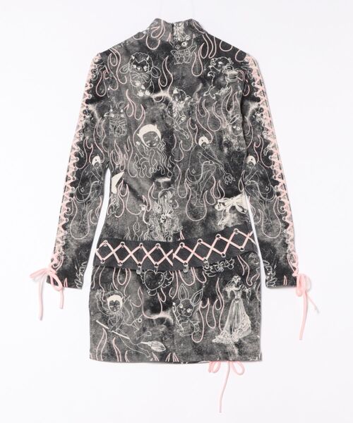 Desigual(デシグアル)の「【Desigual×Maria Escote】ゴシック柄ハイネックレースアップミニドレス(ワンピース・レディース・ブラック・XS/S/M/L/XL)」の2枚目の写真