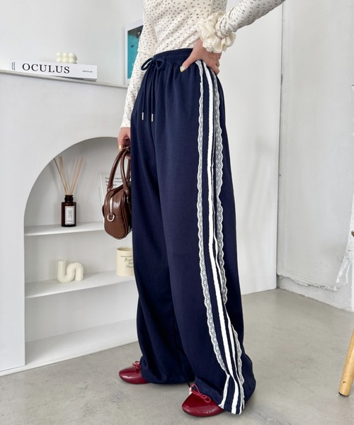 【CHIGNON 2025 】レースサイドラインパンツ　新品未使用 セール】レースサイドラインパンツ（その他パンツ）｜SOLLON