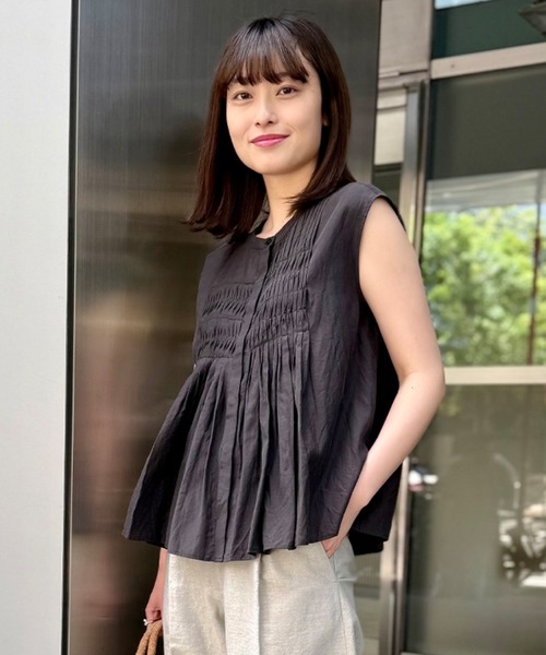 INED(イネド)の「【接触冷感】綿キュプラ フロントピンタックブラウス(シャツ/ブラウス・レディース・オフホワイト/モカ/イエロー・9号)」の3枚目の写真