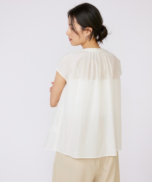 INED(イネド)の「【接触冷感】綿キュプラ フロントピンタックブラウス(シャツ/ブラウス・レディース・オフホワイト/モカ/イエロー・9号)」の14枚目の写真