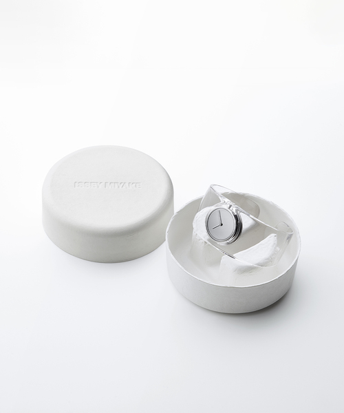 ISSEY MIYAKE(イッセイミヤケ)の「《WEB限定》ISSEY MIYAKE O SILAW001 clear(アナログ腕時計・レディース・ホワイト・FREE)」の2枚目の写真