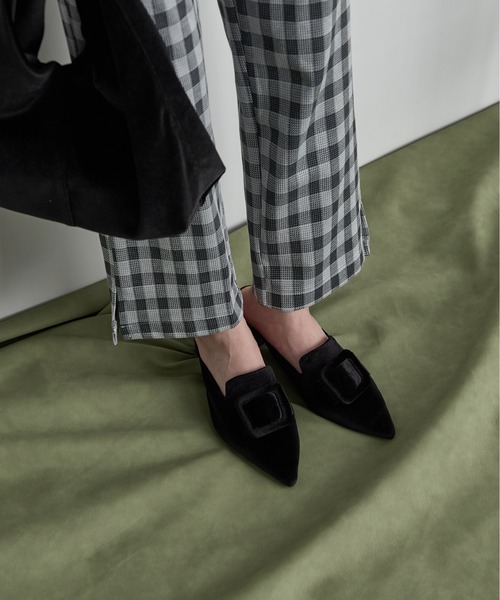 THE YOn(ザヨン)の「バックルデザインミュールパンプス(パンプス・レディース・ピンク/グリーン/ブラウン/ブラック・39/38/37)」の5枚目の写真