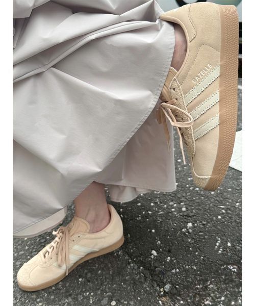 adidas Originals(アディダスオリジナルス)の「【adidas Originals for emmi】GAZELLE W(スニーカー・レディース・ライトピンク・23/23.5/22.5/24.5/25/24)」の1枚目の写真