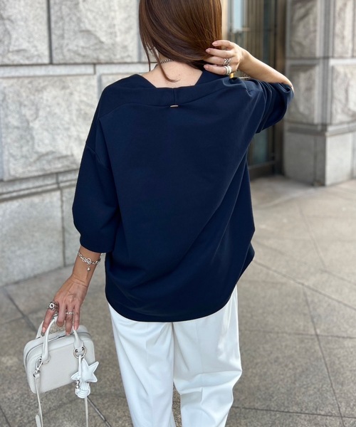 Emma Taylor(エマテイラー)の「【着るだけで抜け感演出!】ライトダンボール抜き衿ハーフスリーブプルオーバー(Tシャツ/カットソー・レディース・グレイッシュベージュ/ブラウン/ホワイト/ネイビー/ブラック・FREE)」の17枚目の写真