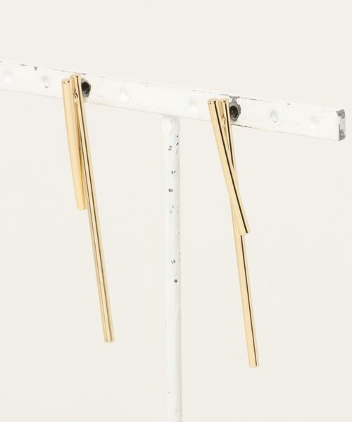 big metal london(ビッグメタルロンドン)の「【金属アレルギー対応】ダブルバーフロント&バック ピアス Renee Double Bar Front And Back Geo(ピアス(両耳用)・レディース・ピンクゴールド/シルバー/ゴールド・FREE)」の3枚目の写真