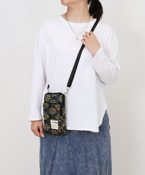 BACKYARD FAMILY(バックヤードファミリー)の「kippis キッピス スマホショルダー(ショルダーバッグ・レディース・ホワイト系その他/ブラック/アイボリー/ブルー/ブラック系その他/オフホワイト・FREE)」の7枚目の写真