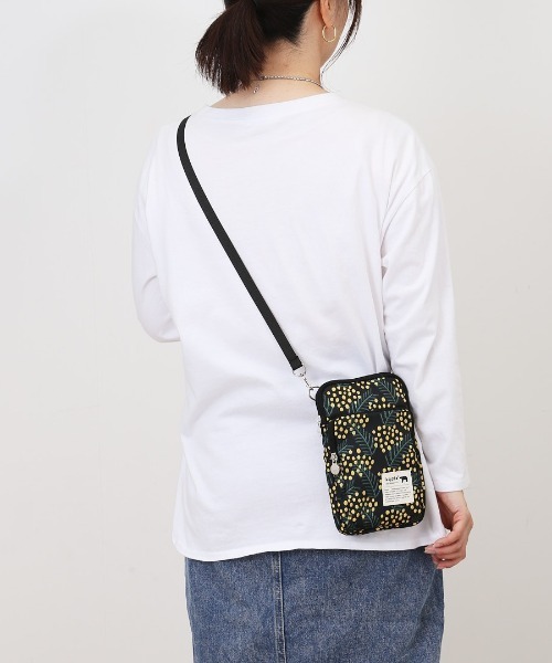 BACKYARD FAMILY(バックヤードファミリー)の「kippis キッピス スマホショルダー(ショルダーバッグ・レディース・ホワイト系その他/ブラック/アイボリー/ブルー/ブラック系その他/オフホワイト・FREE)」の10枚目の写真