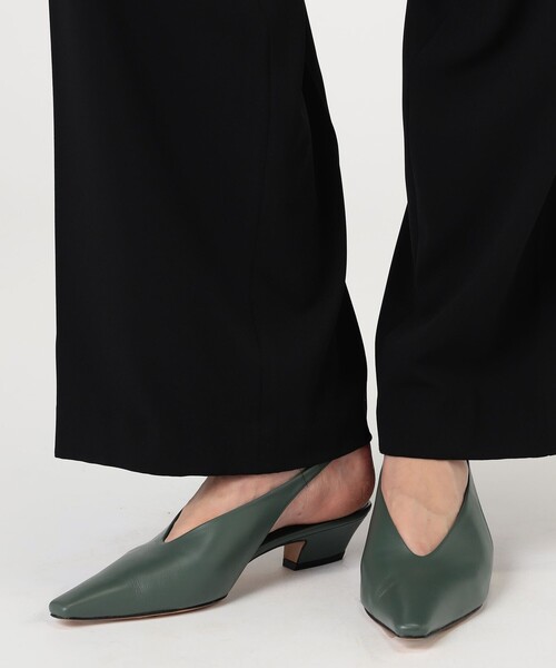 HENRI EN VARGO（ヘンリエンヴァーゴ）の「HENRI EN VARGO YVES パンプス（パンプス・レディース・ライトベージュ/オリーブ・36.5/37.5/35.5）」の6枚目の写真