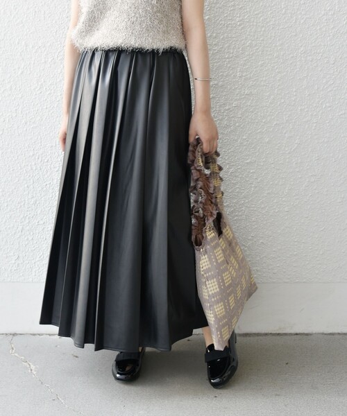 ブラックプリーツスカート 合成皮革 セール】SHIPS Colors:合成皮革 ワイド プリーツ スカート◇（スカート
