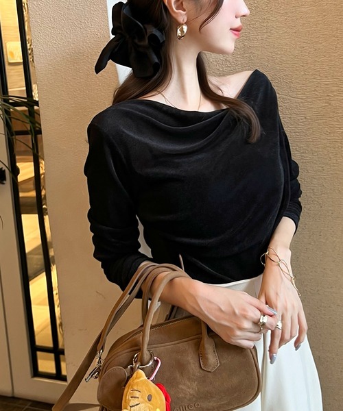CHARME BY MICOLA(シャルムバイミコラ)の「大人な華やかさ♪シアーフロッキードレープトップス≪指穴付き≫(Tシャツ/カットソー・レディース・ブラック/オフホワイト/ピンク・FREE)」の3枚目の写真