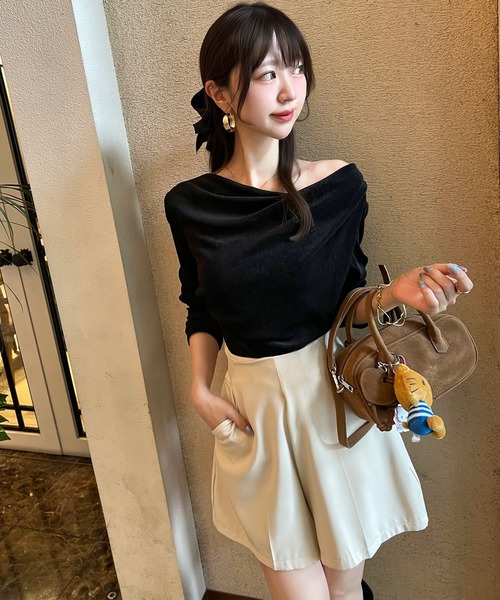 CHARME BY MICOLA(シャルムバイミコラ)の「大人な華やかさ♪シアーフロッキードレープトップス≪指穴付き≫(Tシャツ/カットソー・レディース・ブラック/オフホワイト/ピンク・FREE)」の13枚目の写真