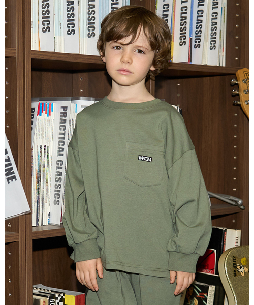 b・ROOM（ビールーム）の「【MNCM】【セットアップ可】【カイテキ天竺】ポケットビッグTシャツ（Tシャツ/カットソー・キッズ・チャコール/ブラック/ダークブラウン/カーキ・140cm/130cm/150cm/120cm/110cm）」の4枚目の写真