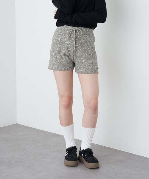 RAY CASSIN（レイカズン）の「ニットショートパンツ（その他パンツ・レディース・グレイッシュベージュ/ブラック/グレー・FREE）」の4枚目の写真