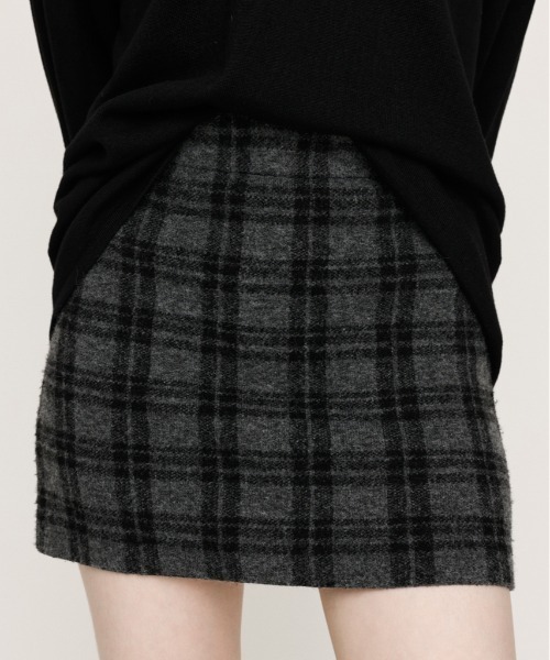 SLY(スライ)の「SHORTS IN KNIT S/SK ショーツイン ニット ショートスカート 秋服 冬服(スカート・レディース・ブラック系その他2/杢グレー/ブラウン/ベージュ系その他・FREE)」の2枚目の写真
