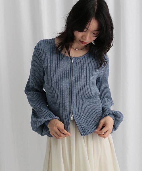 mysty woman（ミスティウーマン）の「ダブルジップラメニットカーディガン 575265（カーディガン/ボレロ・レディース・アイボリー/ピンクベージュ/グレイッシュブルー/ブラック・FREE）」の4枚目の写真