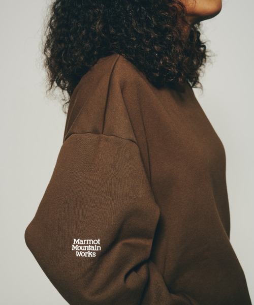 MARMOT（マーモット）の「[Marmot/マーモット] 別注 ブランドロゴ バックプリントスウェット（スウェット・レディース・ブラウン/ブラック・M/S/XL/L）」の11枚目の写真
