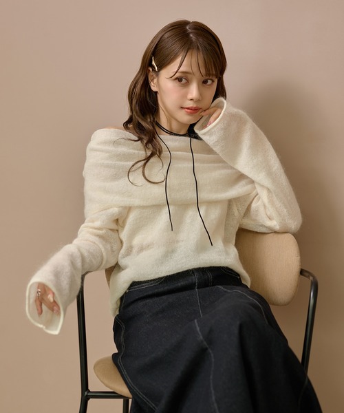 LAULEN(ローレン)の「loose nuance off shoulder knit /ルーズニュアンスオフショルニットプルオーバー(ニット/セーター・レディース・アイボリー/ブラック/レッド・FREE)」の4枚目の写真