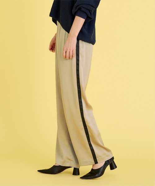 UR'S（ユアーズ）の「サテンラインワイドパンツ（その他パンツ・レディース・ブラック/ベージュ・S/M/L）」の2枚目の写真