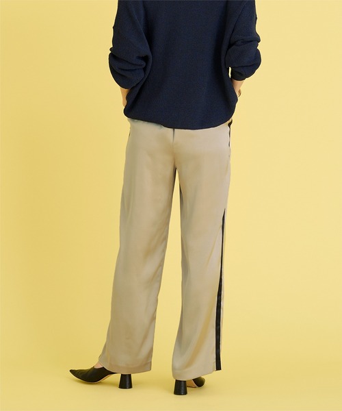 UR'S（ユアーズ）の「サテンラインワイドパンツ（その他パンツ・レディース・ブラック/ベージュ・S/M/L）」の11枚目の写真