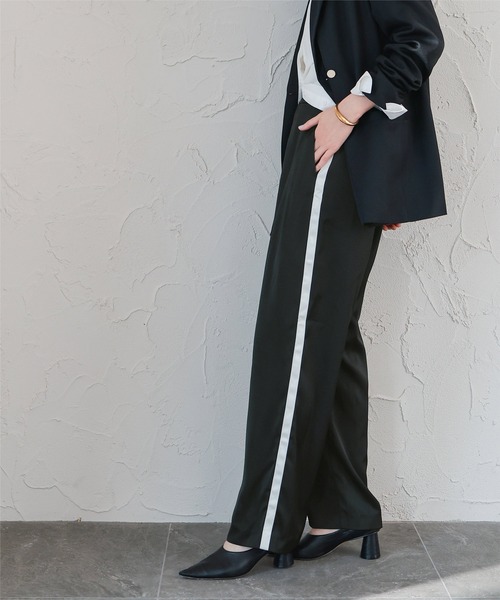UR'S（ユアーズ）の「サテンラインワイドパンツ（その他パンツ・レディース・ブラック/ベージュ・S/M/L）」の14枚目の写真
