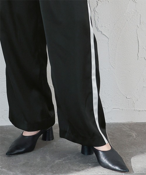 UR'S（ユアーズ）の「サテンラインワイドパンツ（その他パンツ・レディース・ブラック/ベージュ・S/M/L）」の17枚目の写真