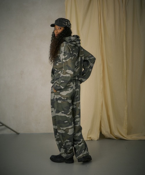 FTW（エフティダブリュー）の「EYELET ZIP HOODIE（パーカー・レディース・ブラック/グリーン/グレー・SMALL/MEDIUM/LARGE）」の4枚目の写真