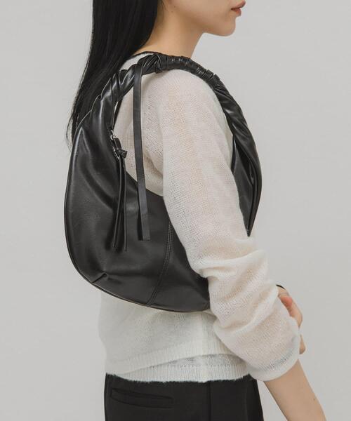 KBF（ケイビーエフ）の「ハンドルデザインサークルBAG（ハンドバッグ・レディース・アイボリー/ブラック・ONE）」の11枚目の写真