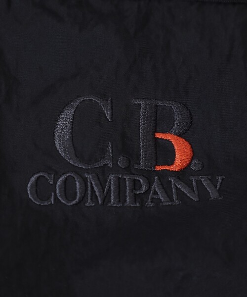 C.P. COMPANY（シーピーカンパニー）の「【別注】C.P. Company / Nylon Shoulder Bag（ショルダーバッグ・メンズ・ブラック・ONE SIZE）」の6枚目の写真