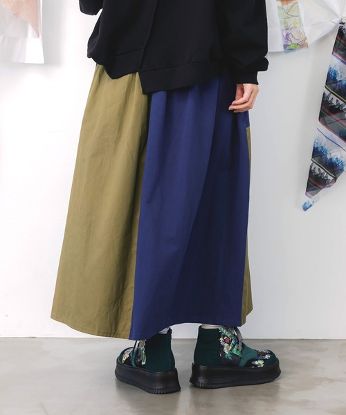 ScoLar（スカラー）の「153652：レトロ異素材バイカラーワークスカート（スカート・レディース・カーキ/ブラック/ベージュ・M）」の21枚目の写真