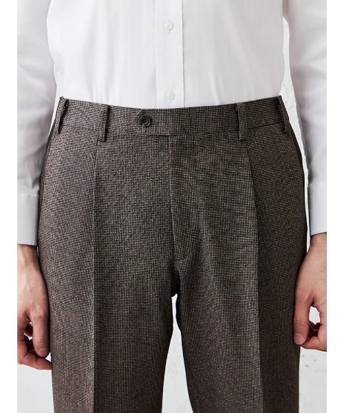 TRANS CONTINENTS（トランスコンチネンツ）の「TRANS CONTINENTS　デレガント　プリントジャージパンツ　千鳥　ベージュ（スラックス・メンズ・ベージュ・S/M/L/LL）」の5枚目の写真