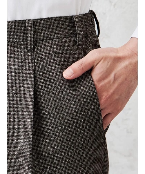 TRANS CONTINENTS（トランスコンチネンツ）の「TRANS CONTINENTS　デレガント　プリントジャージパンツ　千鳥　ベージュ（スラックス・メンズ・ベージュ・S/M/L/LL）」の6枚目の写真