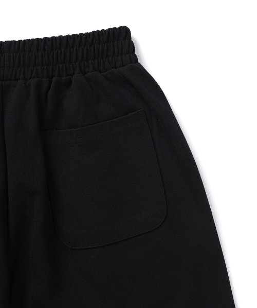 GAKKAI UNIONS(ガッカイユニオンズ)の「ワンタックベーシックスウェットショーツブラック(その他パンツ・レディース・その他・SMALL/MEDIUM/LARGE/X-LARGE)」の3枚目の写真