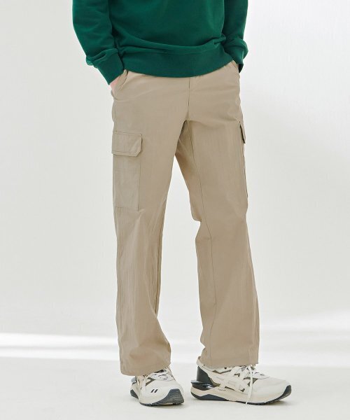 CHASECULT(チェイスカルト)の「男性ワイド裾ストリングカーゴパンツ-DARK2212B0X(スウェットパンツ・メンズ・Beige・70/76/82/86)」の1枚目の写真