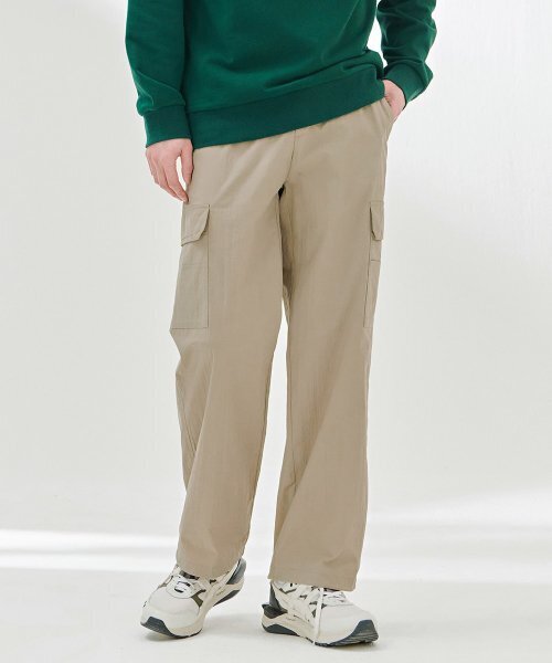CHASECULT(チェイスカルト)の「男性ワイド裾ストリングカーゴパンツ-DARK2212B0X(スウェットパンツ・メンズ・Beige・70/76/82/86)」の2枚目の写真
