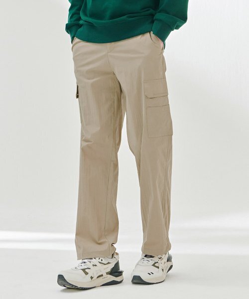 CHASECULT(チェイスカルト)の「男性ワイド裾ストリングカーゴパンツ-DARK2212B0X(スウェットパンツ・メンズ・Beige・70/76/82/86)」の4枚目の写真