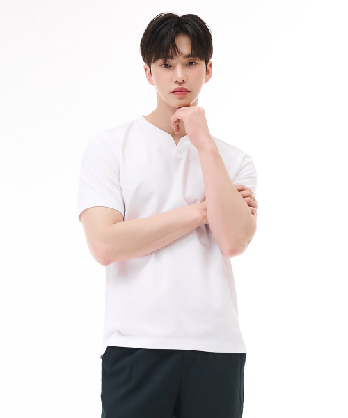 CHASECULT(チェイスカルト)の「メンズネックバリエーション半袖Tシャツ - ホワイト(Tシャツ/カットソー・メンズ・ホワイト・100/110/95/105)」の4枚目の写真