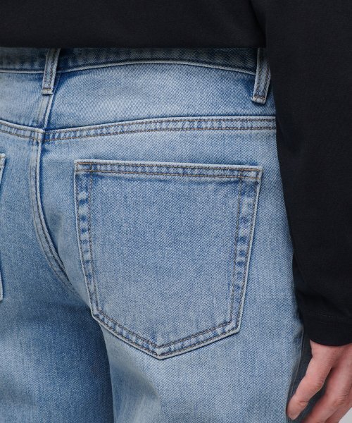 MUSINSA STANDARD（ムシンサスタンダード）の「セミブーツカットデニムパンツ[ライトインディゴ]（デニムパンツ・メンズ・その他・30/26/27/28/29/31/32/33/34/36/38）」の6枚目の写真