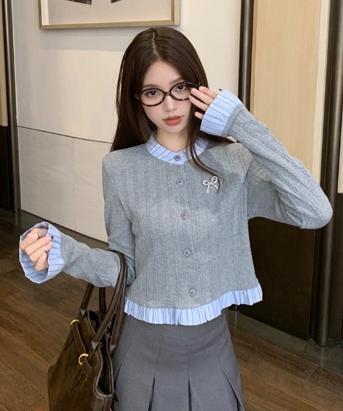 yuue' ( wear )(ユーイ)の「異素材ドッキングニットカーディガン/リボンブローチ付き(カーディガン/ボレロ・レディース・ネイビー/グレー・FREE)」の3枚目の写真