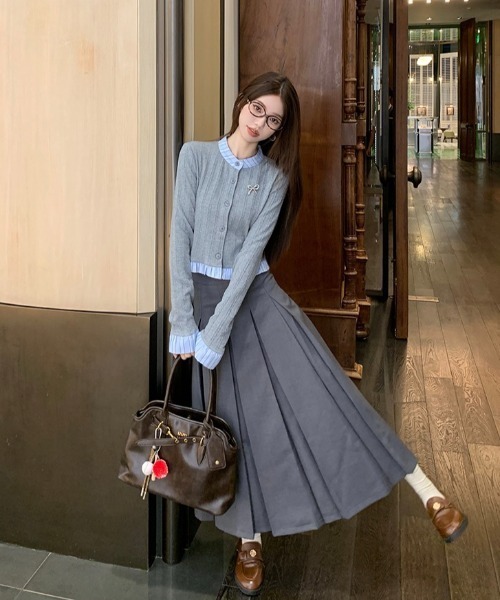 yuue' ( wear )(ユーイ)の「異素材ドッキングニットカーディガン/リボンブローチ付き(カーディガン/ボレロ・レディース・ネイビー/グレー・FREE)」の8枚目の写真