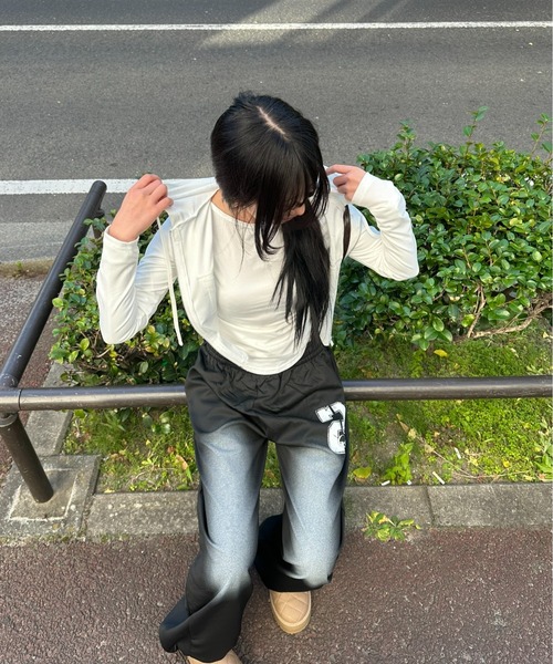 Vini(ヴィニ)の「ユニセックスイージーワイドスウェットパンツ(スウェットパンツ・レディース・ブラック・MEDIUM)」の11枚目の写真