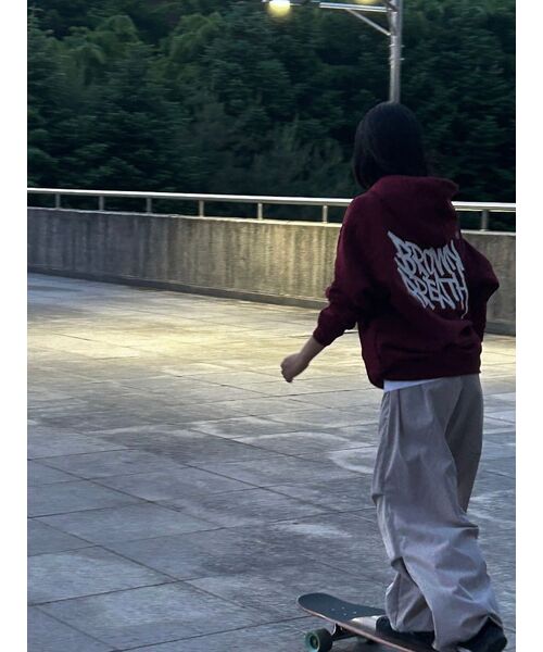 BROWNBREATH(ブラウンブレス)の「TAG OG HOODIE - BURGUNDY(パーカー・レディース・その他・LARGE/MEDIUM/SMALL/X-LARGE/2XL)」の4枚目の写真
