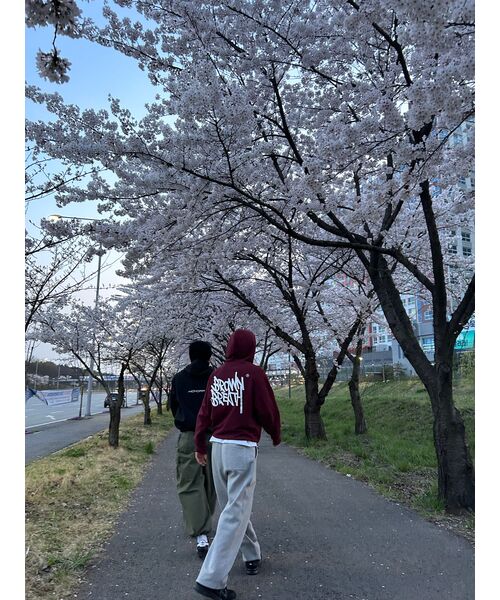 BROWNBREATH(ブラウンブレス)の「TAG OG HOODIE - BURGUNDY(パーカー・レディース・その他・LARGE/MEDIUM/SMALL/X-LARGE/2XL)」の3枚目の写真