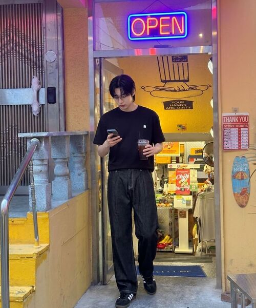 CHAMBROS（チャンブロス）の「ノンフェイドワイドデニムパンツ[ディープブラック]（デニムパンツ・レディース・その他・SMALL/MEDIUM/LARGE/X-LARGE/XX-LARGE）」の7枚目の写真
