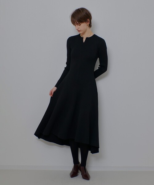 allureville(アルアバイル)の「コンシールフロントマチフレアリブワンピース(ワンピース・レディース・ブラック/ライトグレー/ブルー・2)」の6枚目の写真