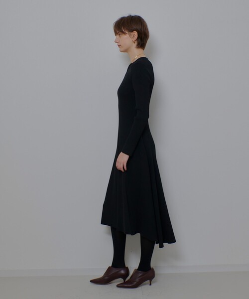 allureville(アルアバイル)の「コンシールフロントマチフレアリブワンピース(ワンピース・レディース・ブラック/ライトグレー/ブルー・2)」の7枚目の写真