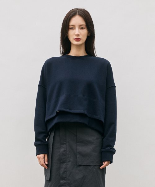 MONOPHOBIA(モノフォビア)の「LAYERED COTTON CROP SWEATSHIRT NAVY(スウェット・レディース・ネイビー・FREE)」の1枚目の写真