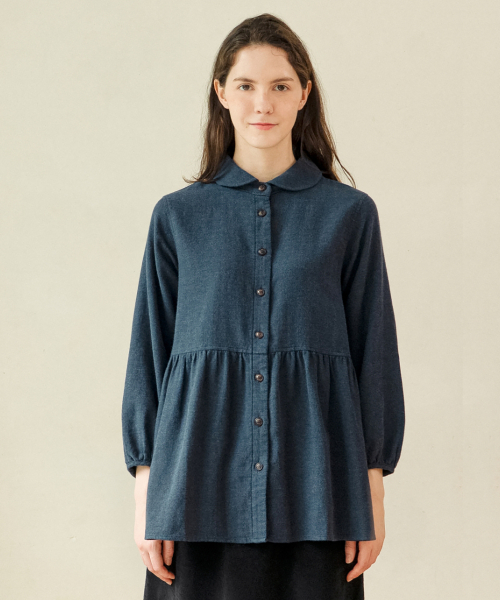CHIQUITA(チキータ)の「ヘリンボーンシャーリングシャツ ネイビー 250908NV(シャツ/ブラウス・レディース・その他・SMALL/MEDIUM)」の1枚目の写真