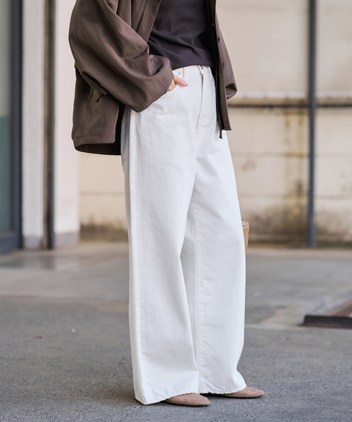 FRAMeWORK（フレームワーク）の「ルーズストレートデニムパンツ（デニムパンツ・レディース・ネイビー/ホワイト・36/38/40）」の2枚目の写真